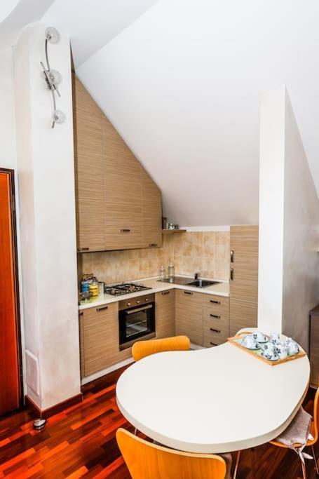 Prestigioso Appartamento Di 70Mq Vicino Milano Legnano Bagian luar foto