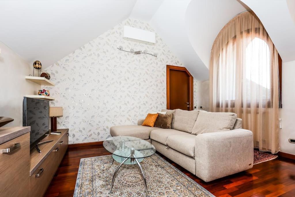 Prestigioso Appartamento Di 70Mq Vicino Milano Legnano Bagian luar foto